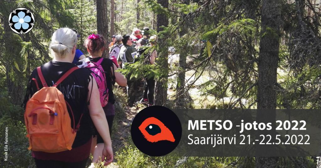 Naisia metsässä maanpuolustusnaisten liiton jotoksella sekä Metso-jotoksen tunnus