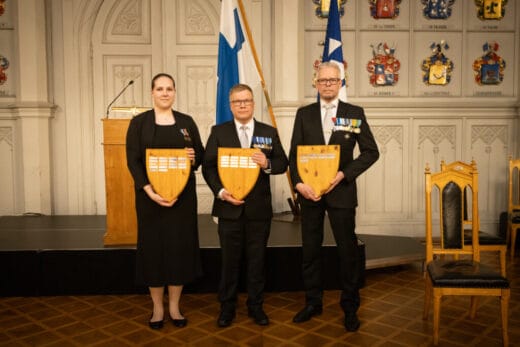 MPK:n vuoden henkilöt isojen kilpien kanssa