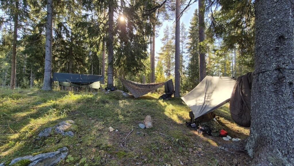 laavuja metsässä